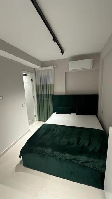 Host Apartament Elio Tirana Kültér fotó