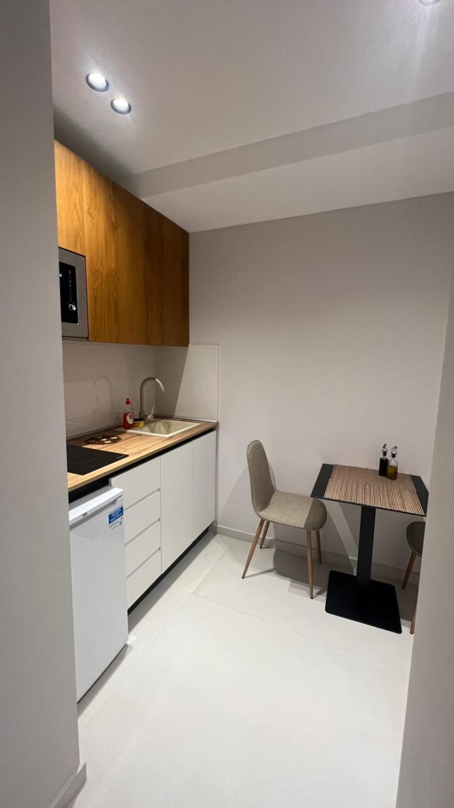 Host Apartament Elio Tirana Kültér fotó